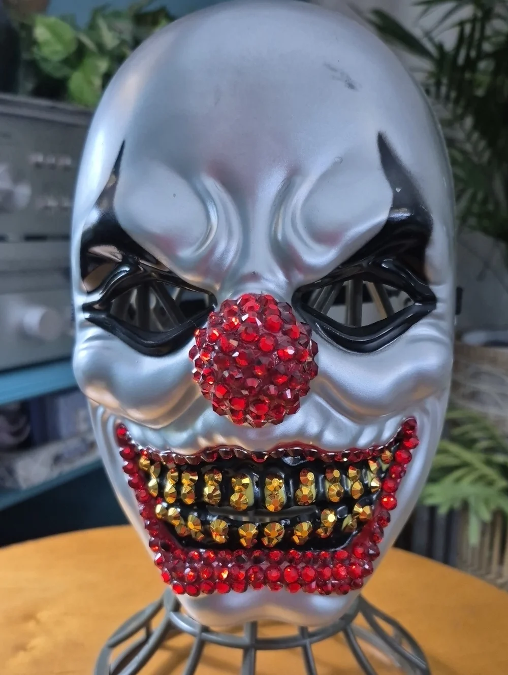Fun World Big Top Bling Crystal Killer Clown Mask